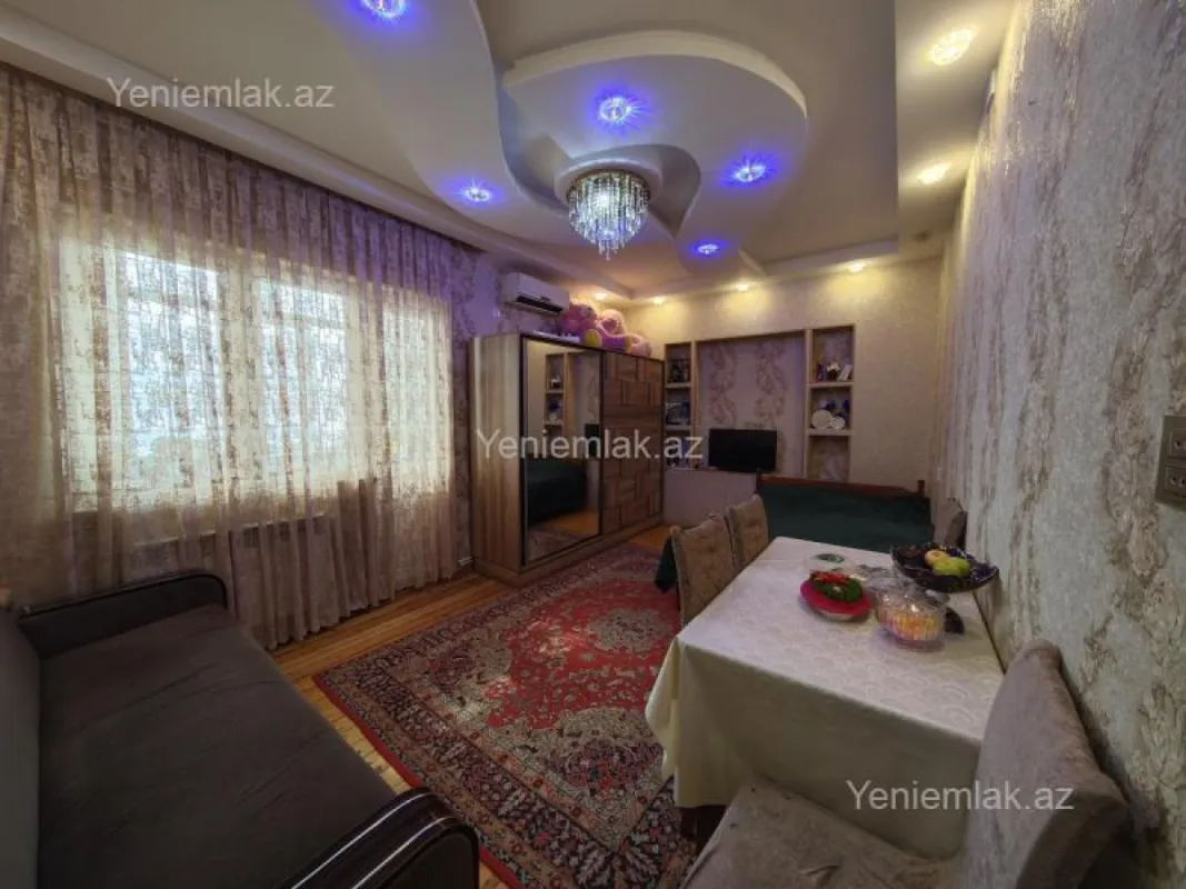 Satılır 2 otaqlı köhnə tikili 45 m²