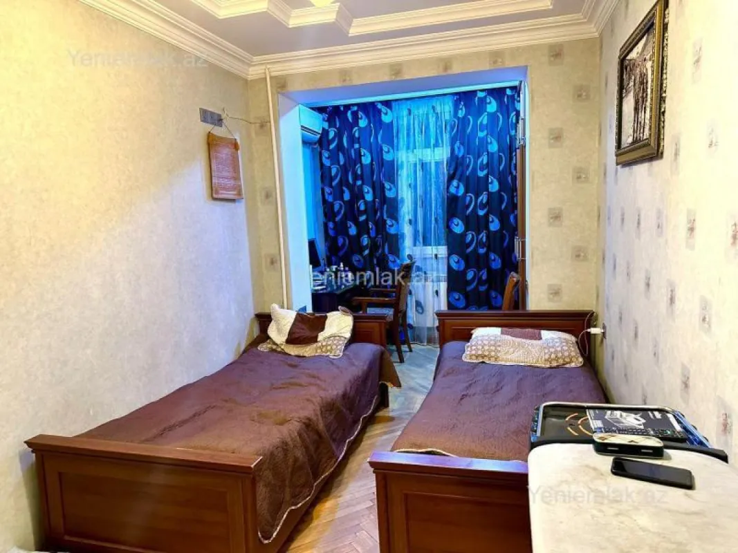 Satılır 3 otaqlı köhnə tikili 85 m²