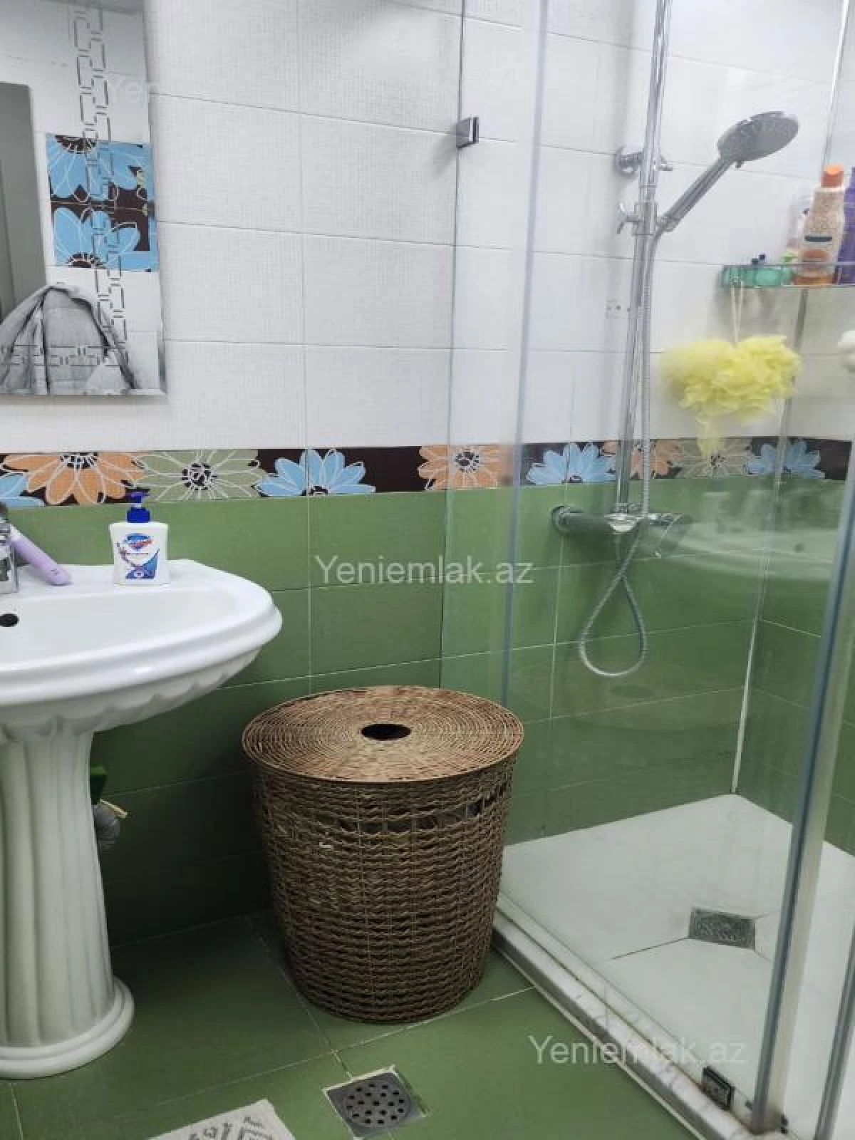 Satılır 2 otaqlı köhnə tikili 55 m²