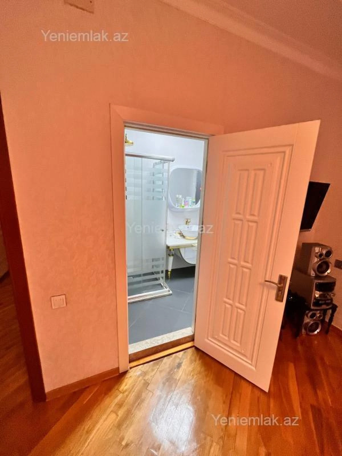 Satılır 4 otaqlı yeni tikili 205.5 m²