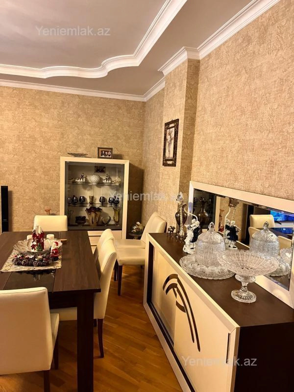 Satılır 4 otaqlı yeni tikili 205.5 m²