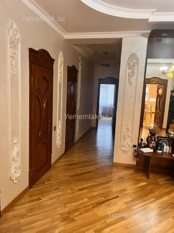Satılır 4 otaqlı yeni tikili 205.5 m²