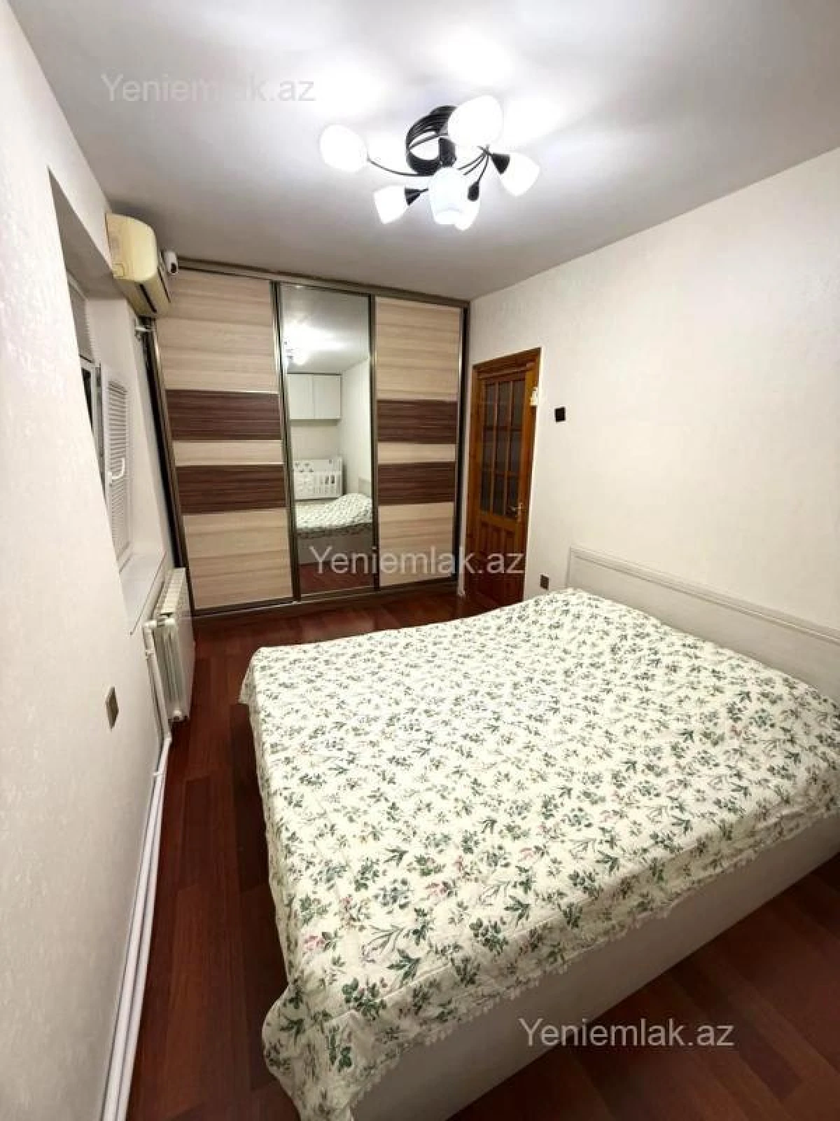 Satılır 2 otaqlı köhnə tikili 60 m²
