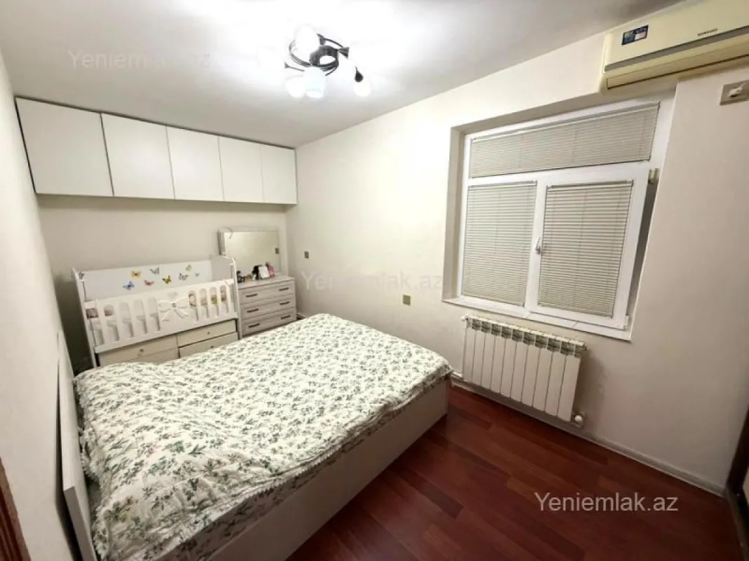 Satılır 2 otaqlı köhnə tikili 60 m²