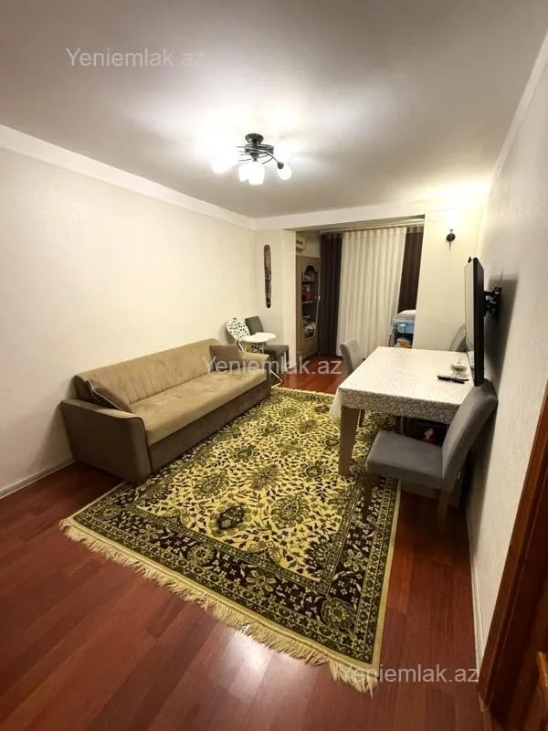 Satılır 2 otaqlı köhnə tikili 60 m²