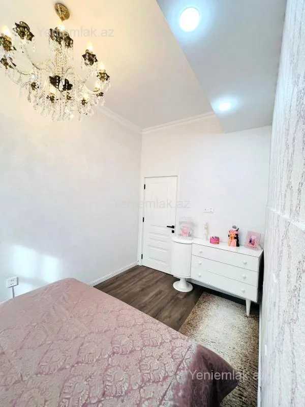 Satılır 3 otaqlı yeni tikili 75 m²