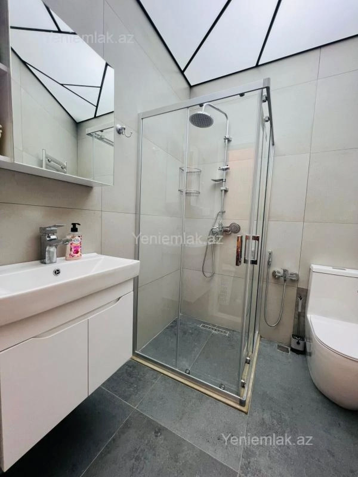 Satılır 3 otaqlı yeni tikili 75 m²