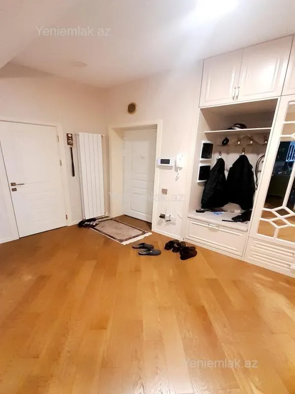 Satılır 4 otaqlı yeni tikili 171 m²