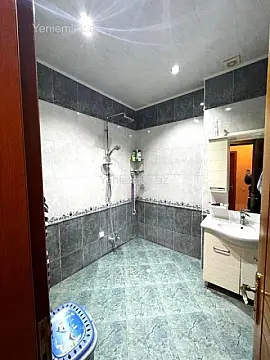 Satılır 4 otaqlı yeni tikili 200 m²