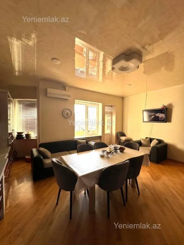 Satılır 4 otaqlı yeni tikili 200 m²