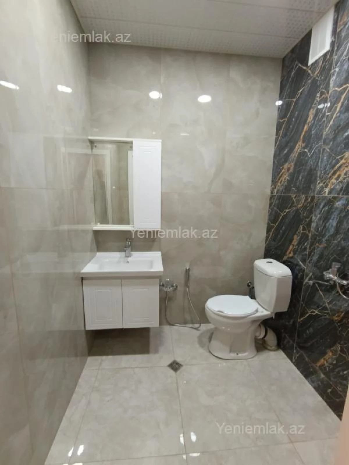 Satılır 2 otaqlı yeni tikili 61 m²