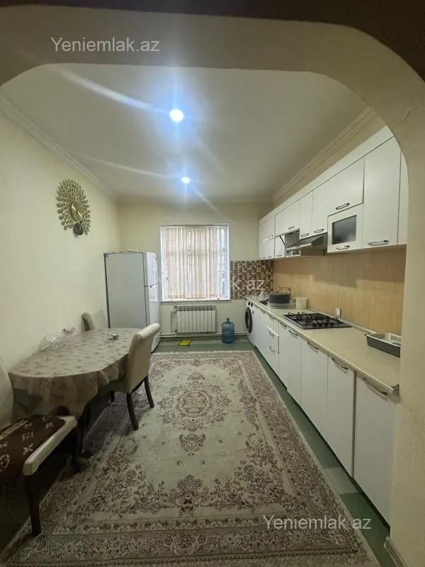 Satılır 7 otaqlı həyət evi 200 m²