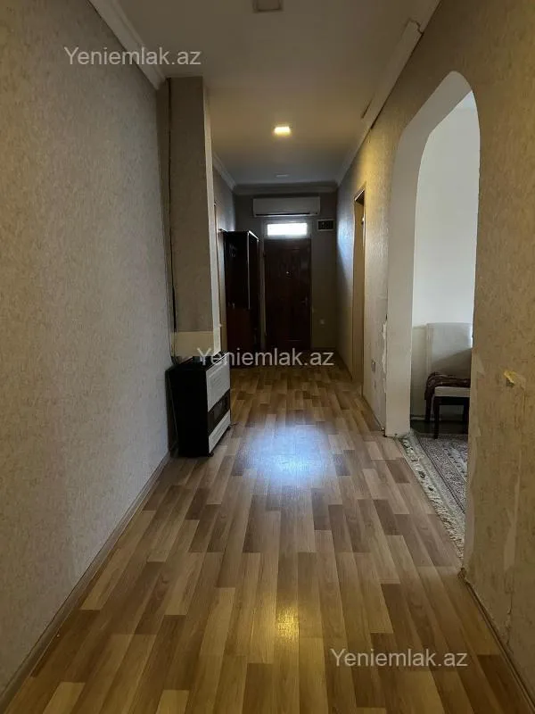 Satılır 7 otaqlı həyət evi 200 m²