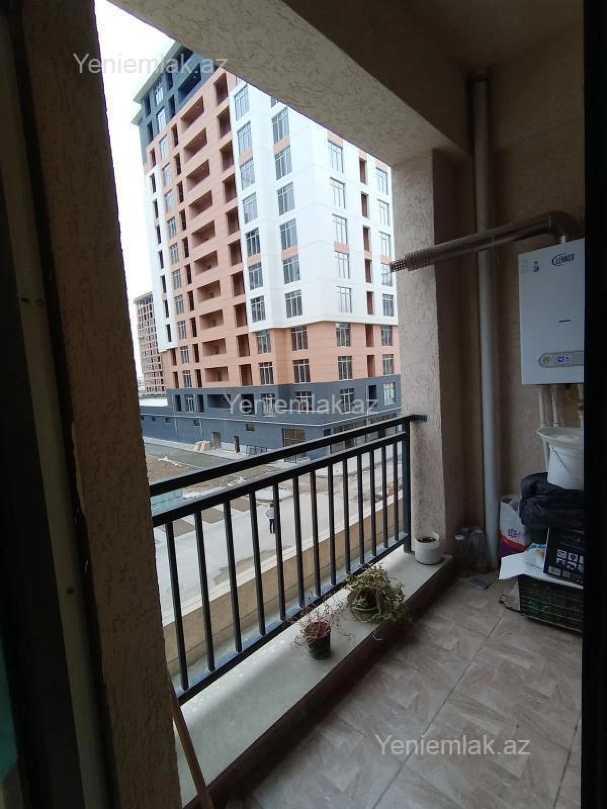 Satılır 3 otaqlı yeni tikili 104000 m²