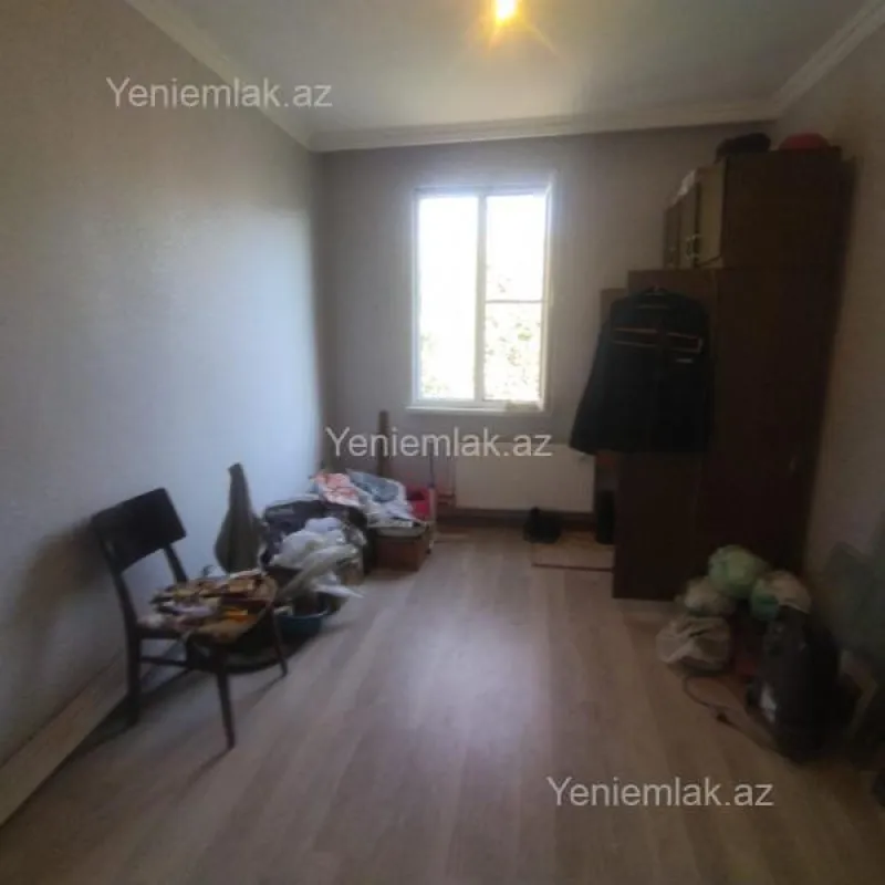 Satılır 2 otaqlı köhnə tikili 56 m²