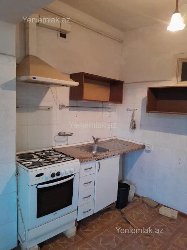 Satılır 5 otaqlı köhnə tikili 125 m²