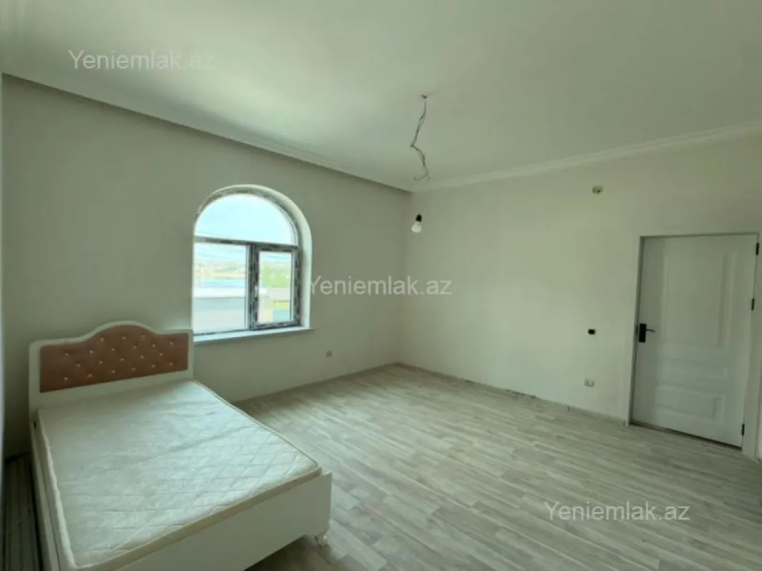 Satılır 5 otaqlı həyət evi 170 m²