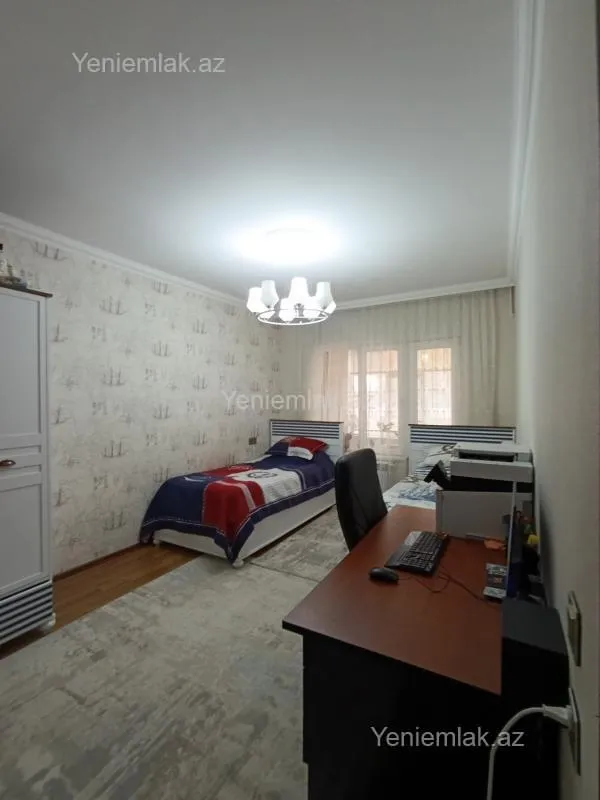 Satılır 3 otaqlı köhnə tikili 90 m²