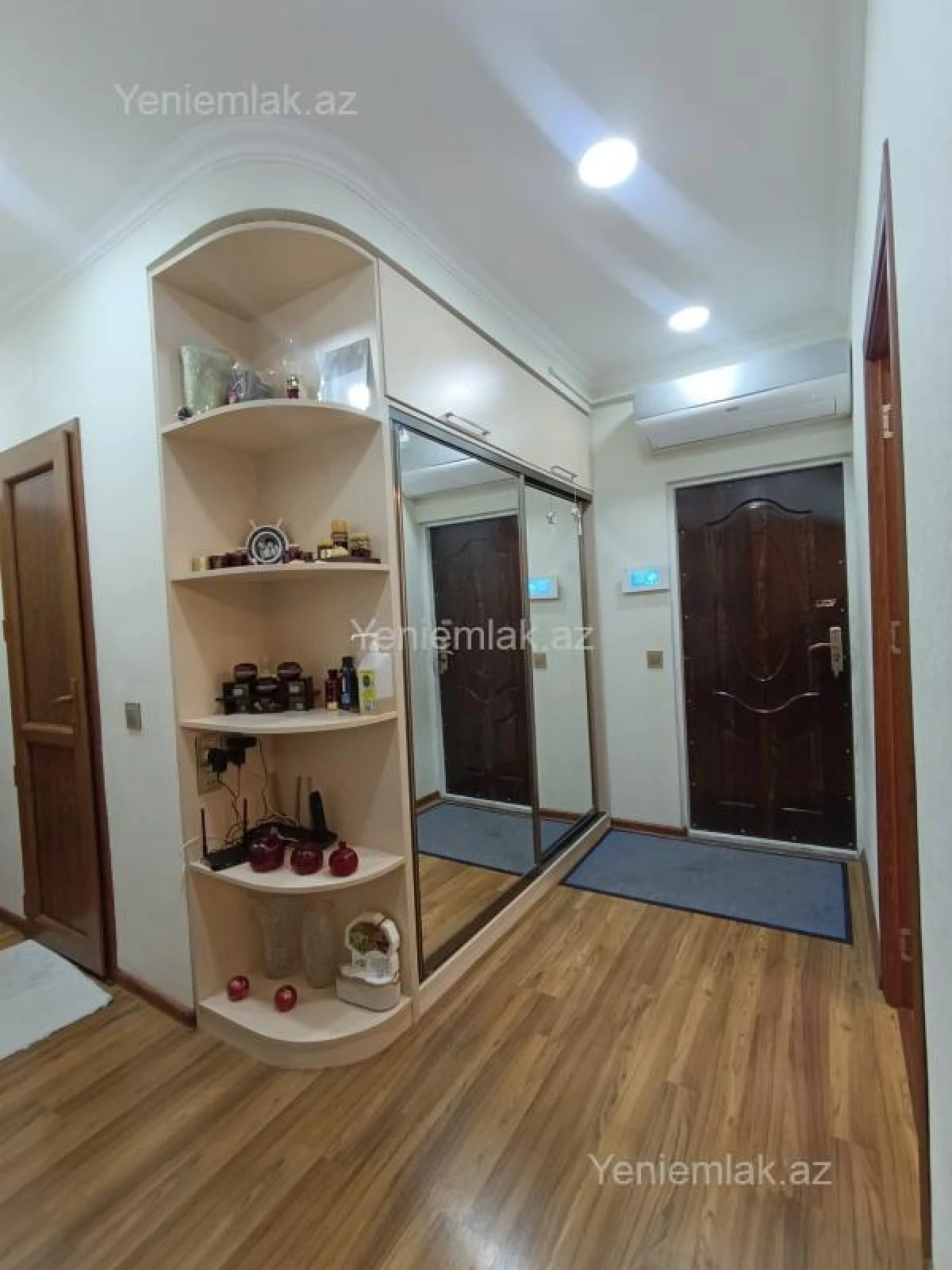 Satılır 3 otaqlı köhnə tikili 90 m²