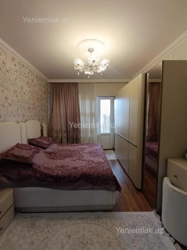 Satılır 3 otaqlı köhnə tikili 90 m²