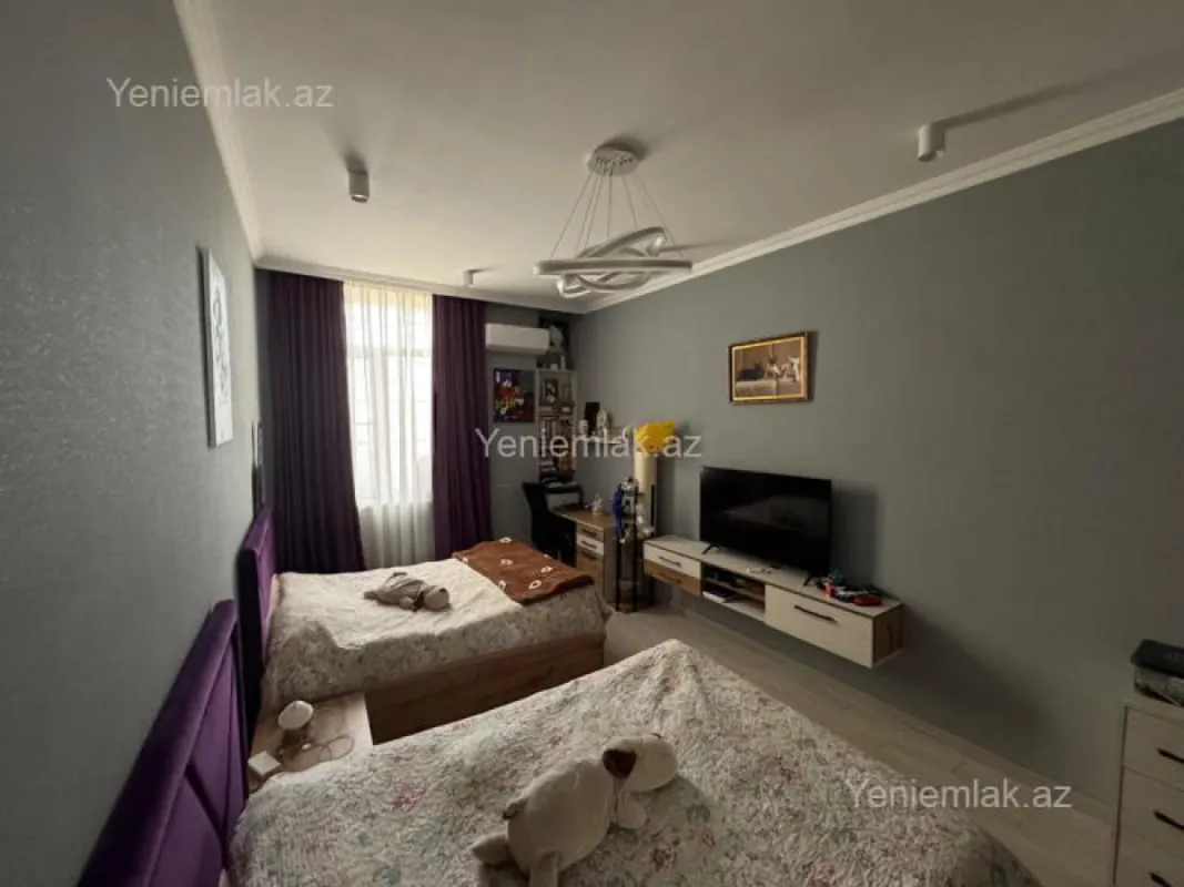 Satılır 3 otaqlı köhnə tikili 100 m²