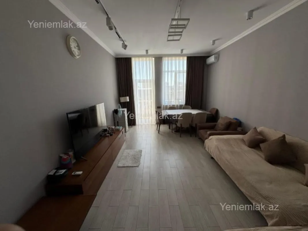 Satılır 3 otaqlı köhnə tikili 100 m²