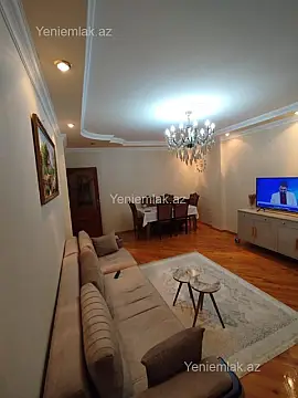 Satılır 2 otaqlı köhnə tikili 70 m²
