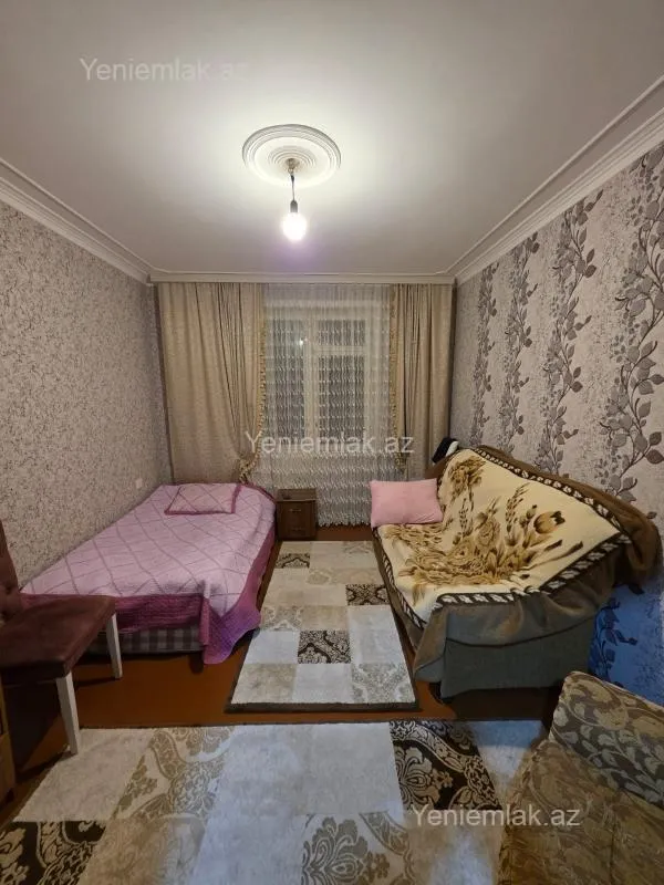 Satılır 4 otaqlı köhnə tikili 90 m²