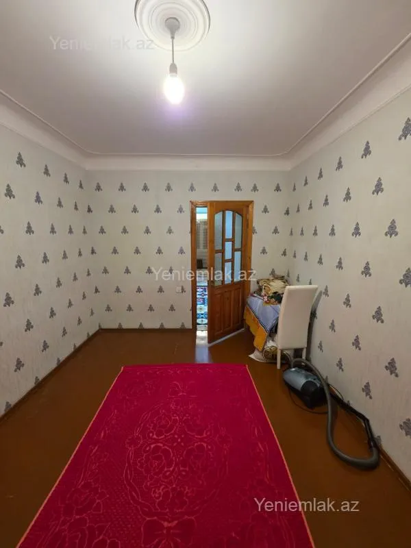 Satılır 4 otaqlı köhnə tikili 90 m²