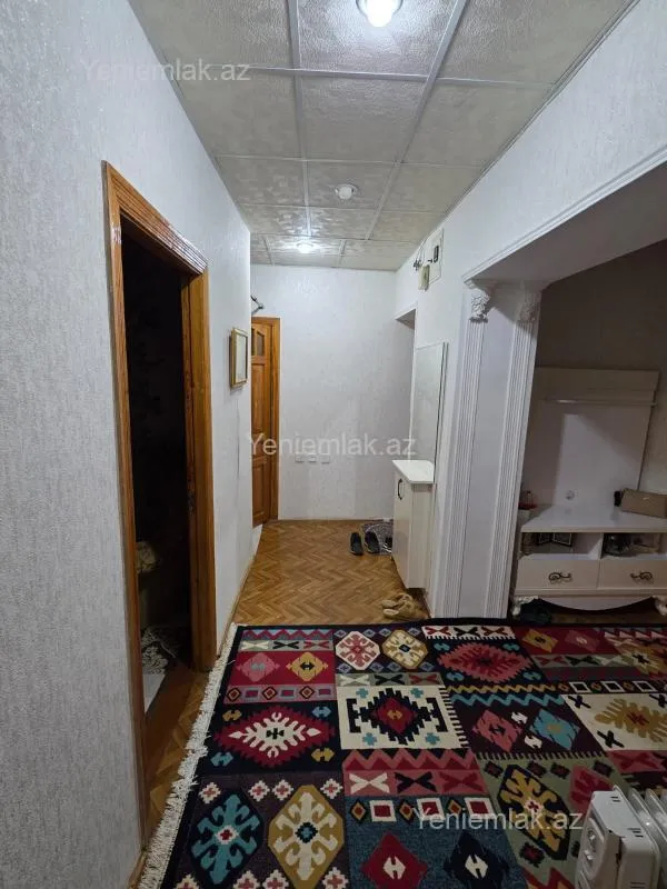 Satılır 4 otaqlı köhnə tikili 90 m²