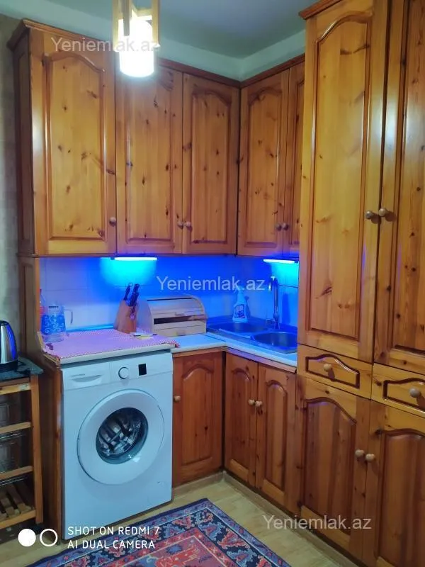 Satılır 4 otaqlı köhnə tikili 123 m²