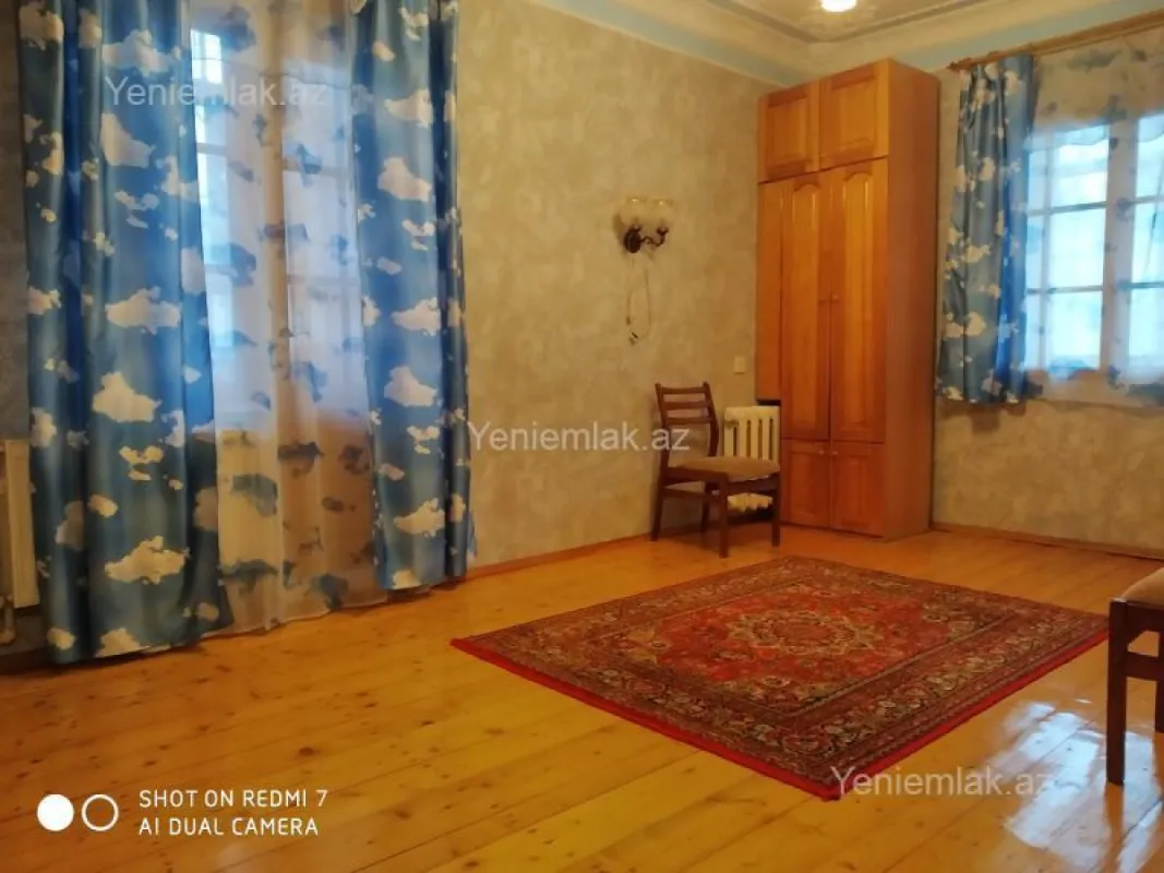 Satılır 4 otaqlı köhnə tikili 123 m²