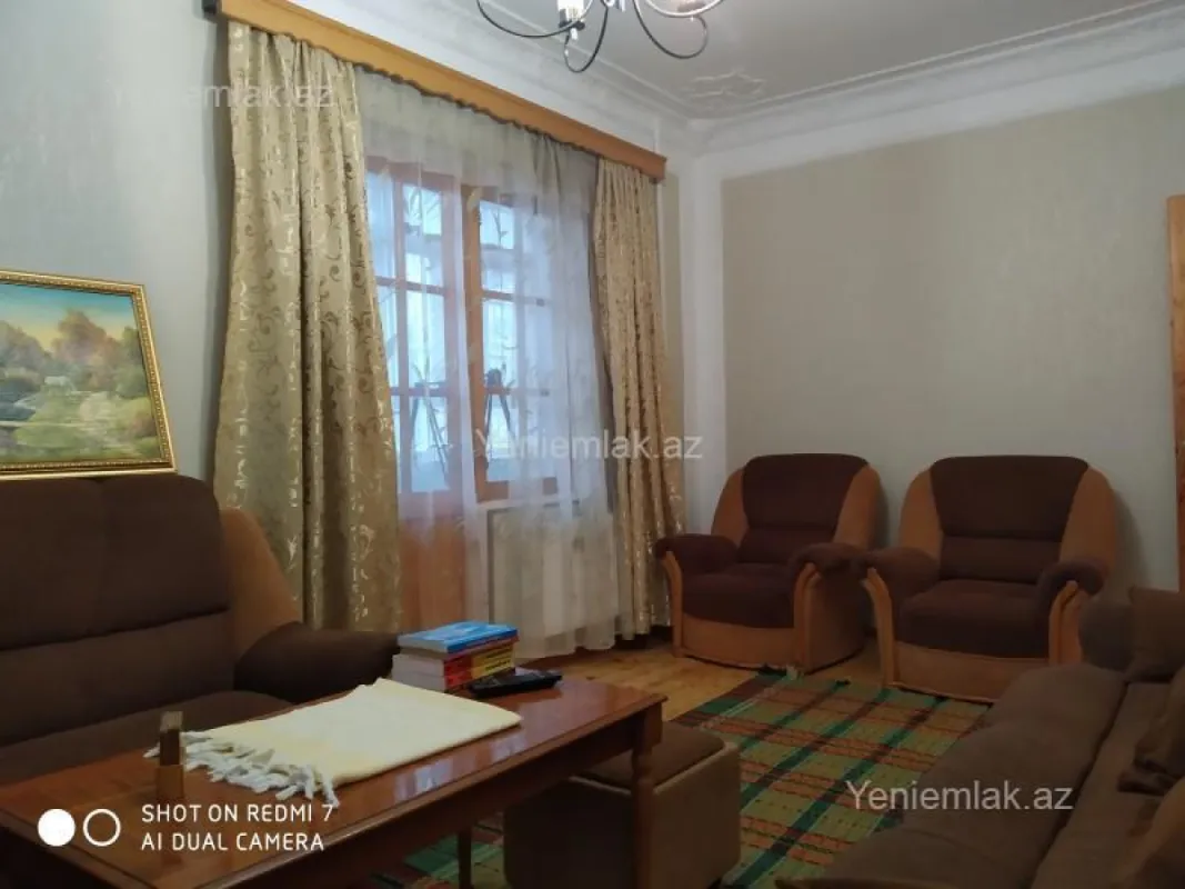 Satılır 4 otaqlı köhnə tikili 123 m²