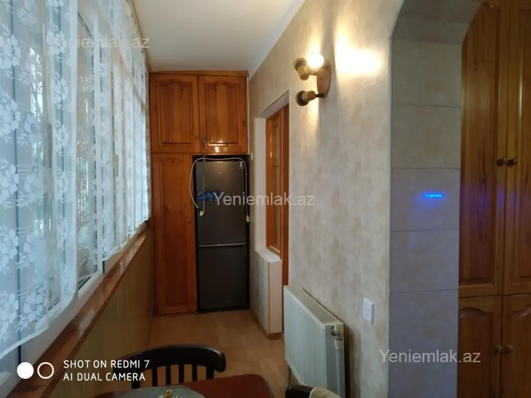 Satılır 4 otaqlı köhnə tikili 123 m²