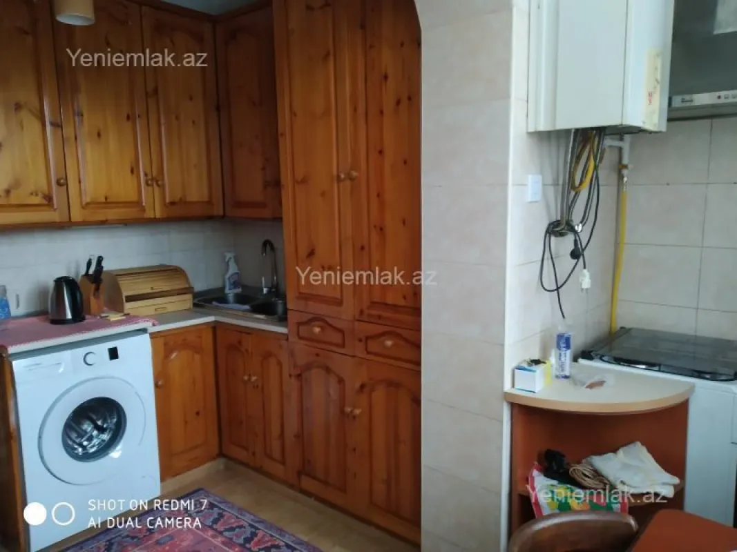 Satılır 4 otaqlı köhnə tikili 123 m²