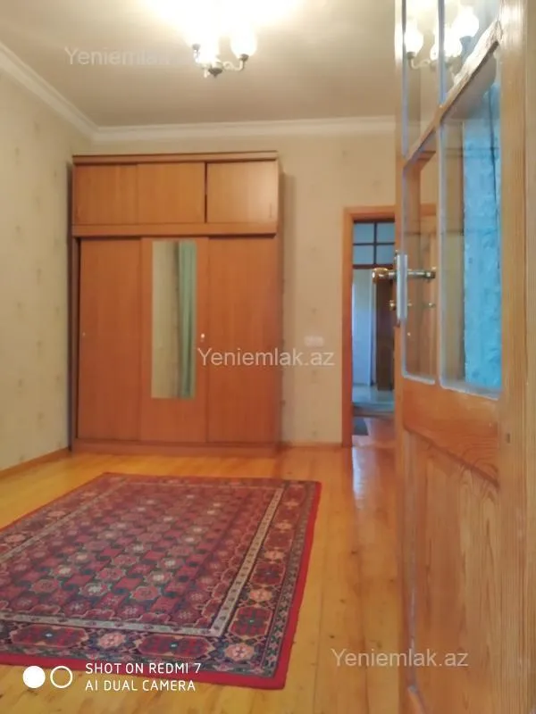 Satılır 4 otaqlı köhnə tikili 123 m²