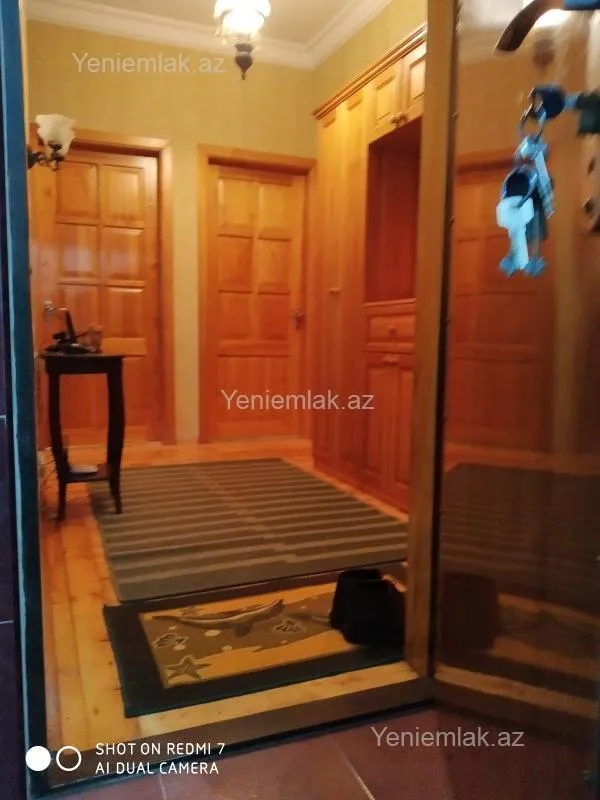 Satılır 4 otaqlı köhnə tikili 123 m²