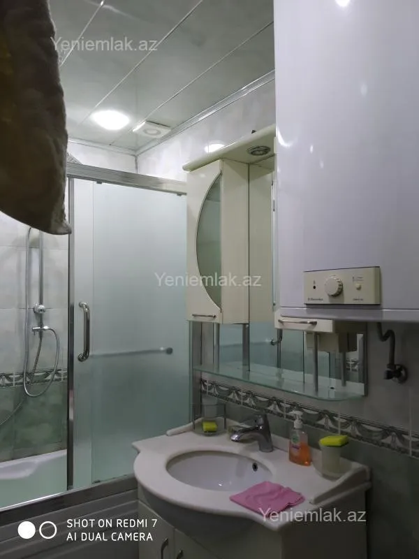 Satılır 4 otaqlı köhnə tikili 123 m²