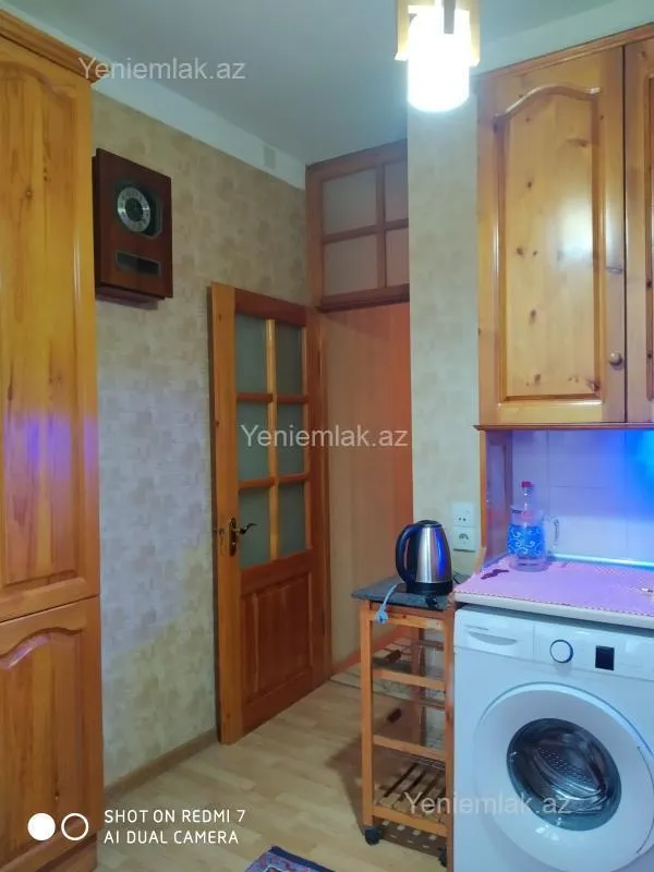 Satılır 4 otaqlı köhnə tikili 123 m²
