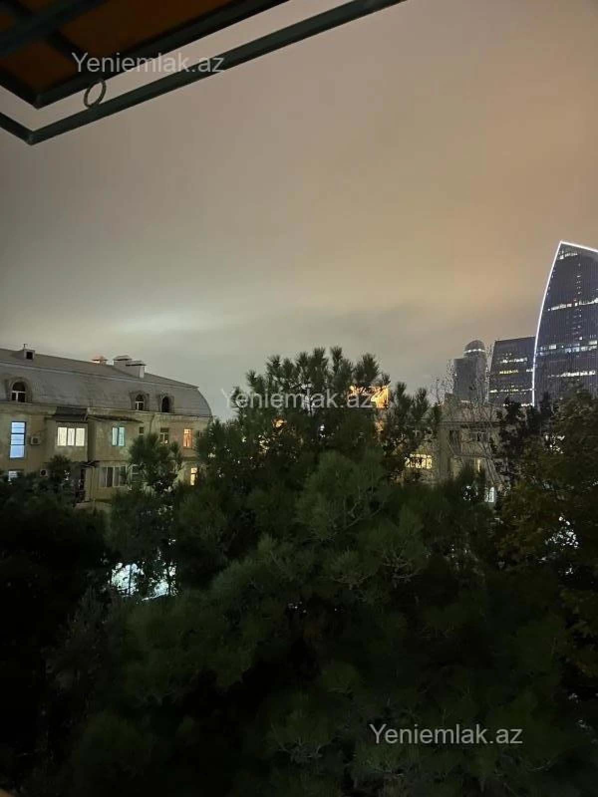 Satılır 2 otaqlı köhnə tikili 60 m²