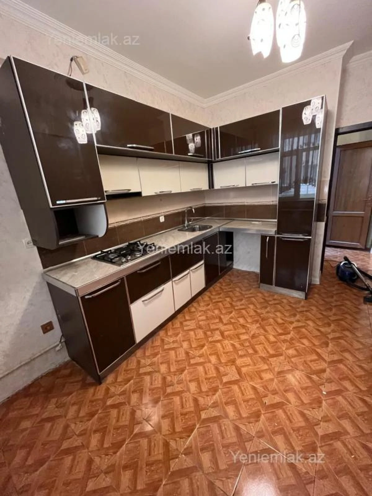 Satılır 3 otaqlı yeni tikili 70 m²