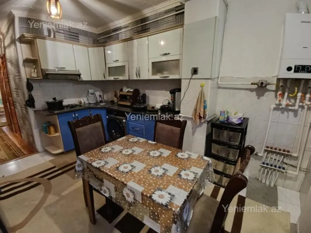 Satılır 3 otaqlı köhnə tikili 95 m²