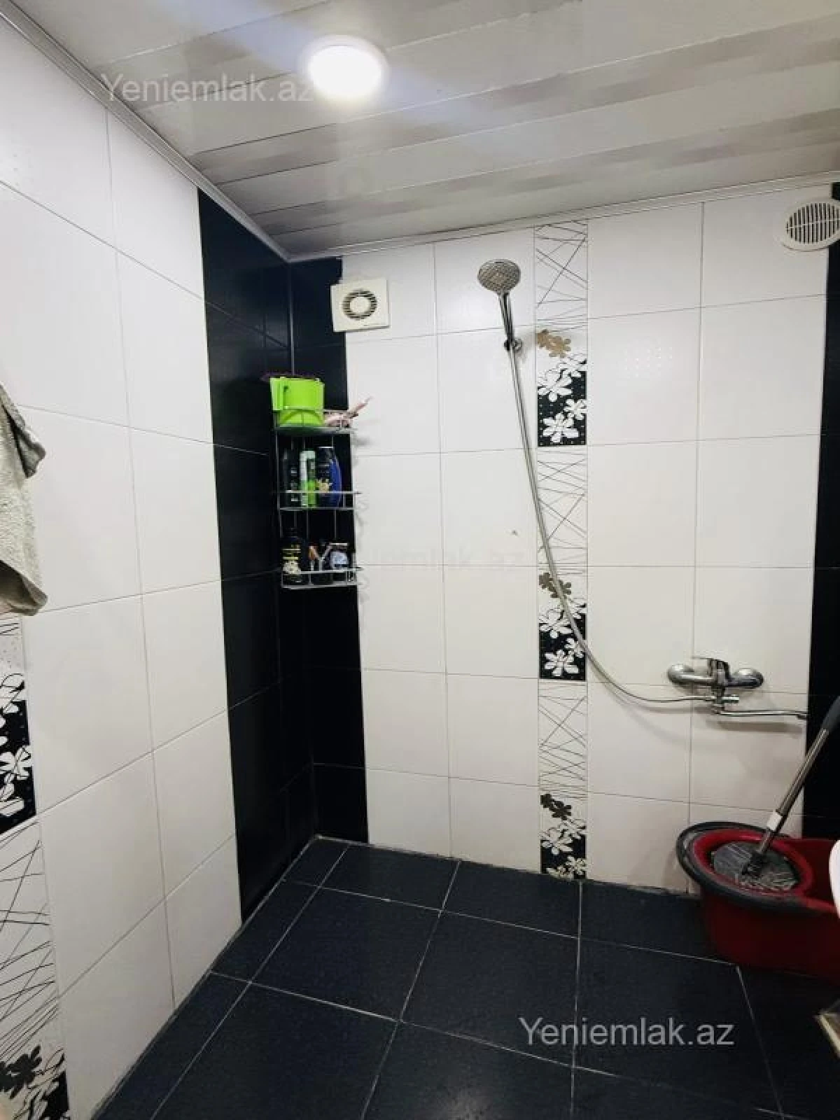 Satılır 3 otaqlı köhnə tikili 70 m²