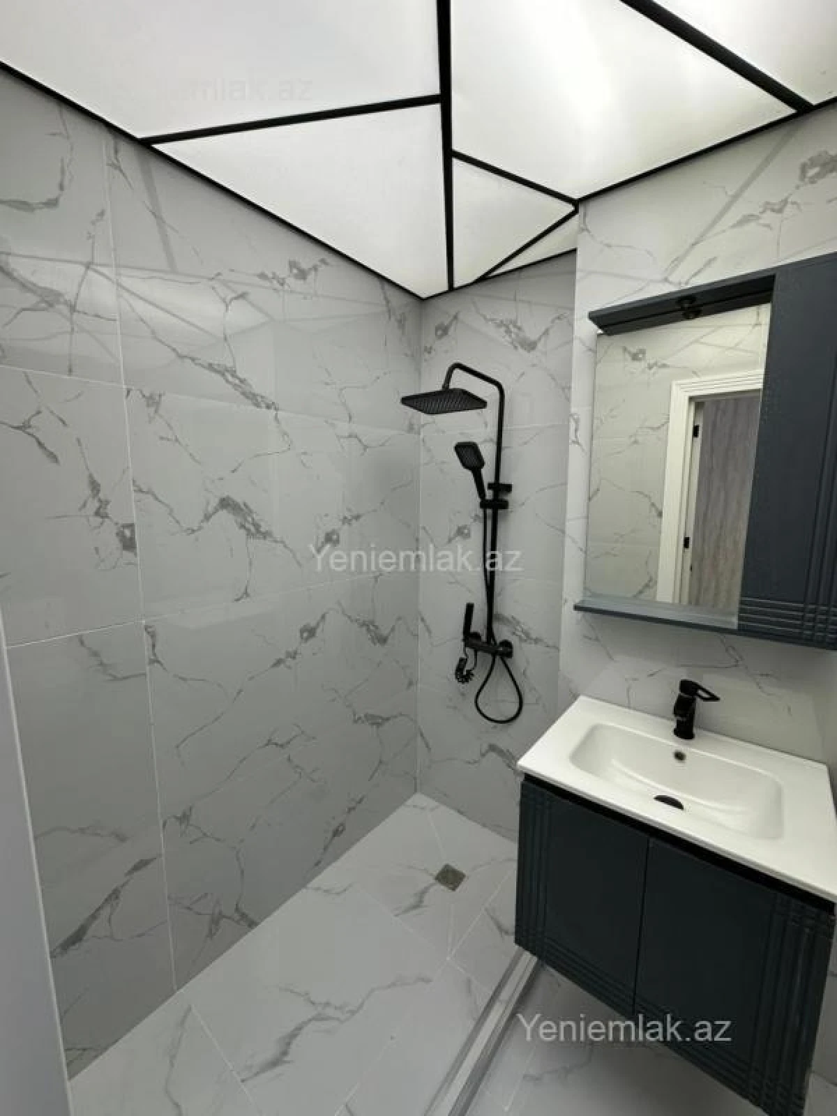 Satılır 3 otaqlı yeni tikili 86 m²