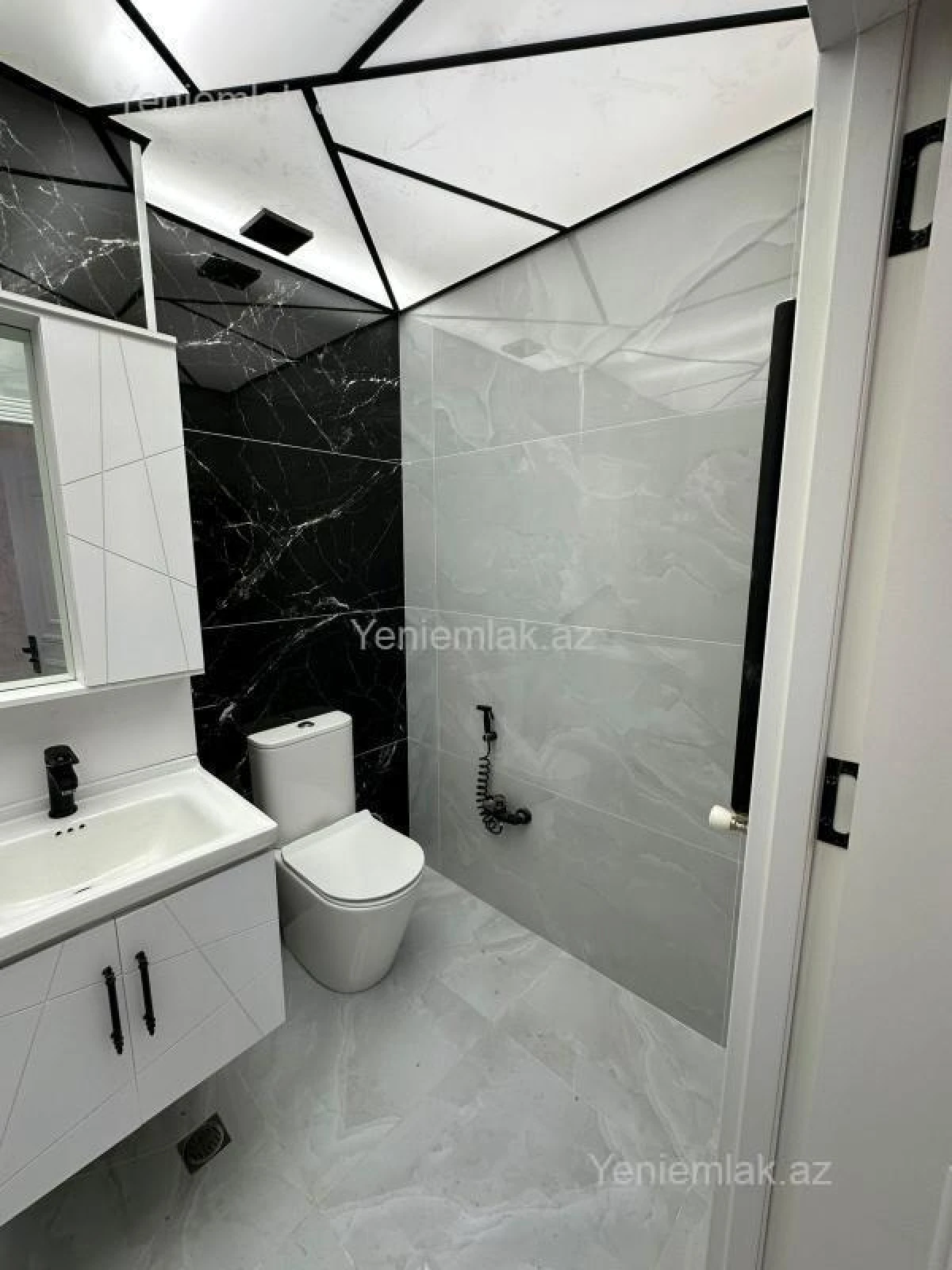 Satılır 3 otaqlı yeni tikili 85 m²