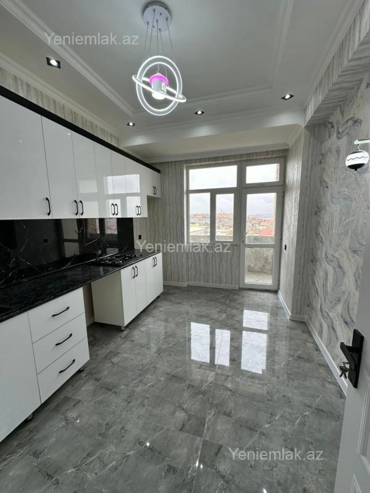 Satılır 3 otaqlı yeni tikili 85 m²