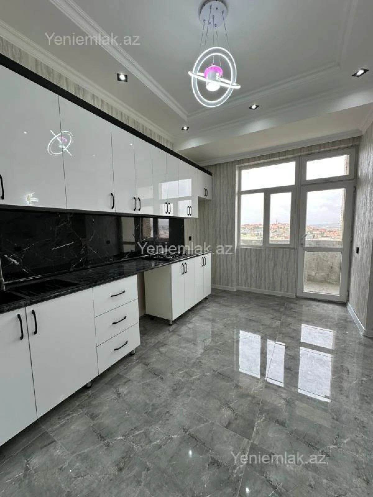 Satılır 3 otaqlı yeni tikili 85 m²