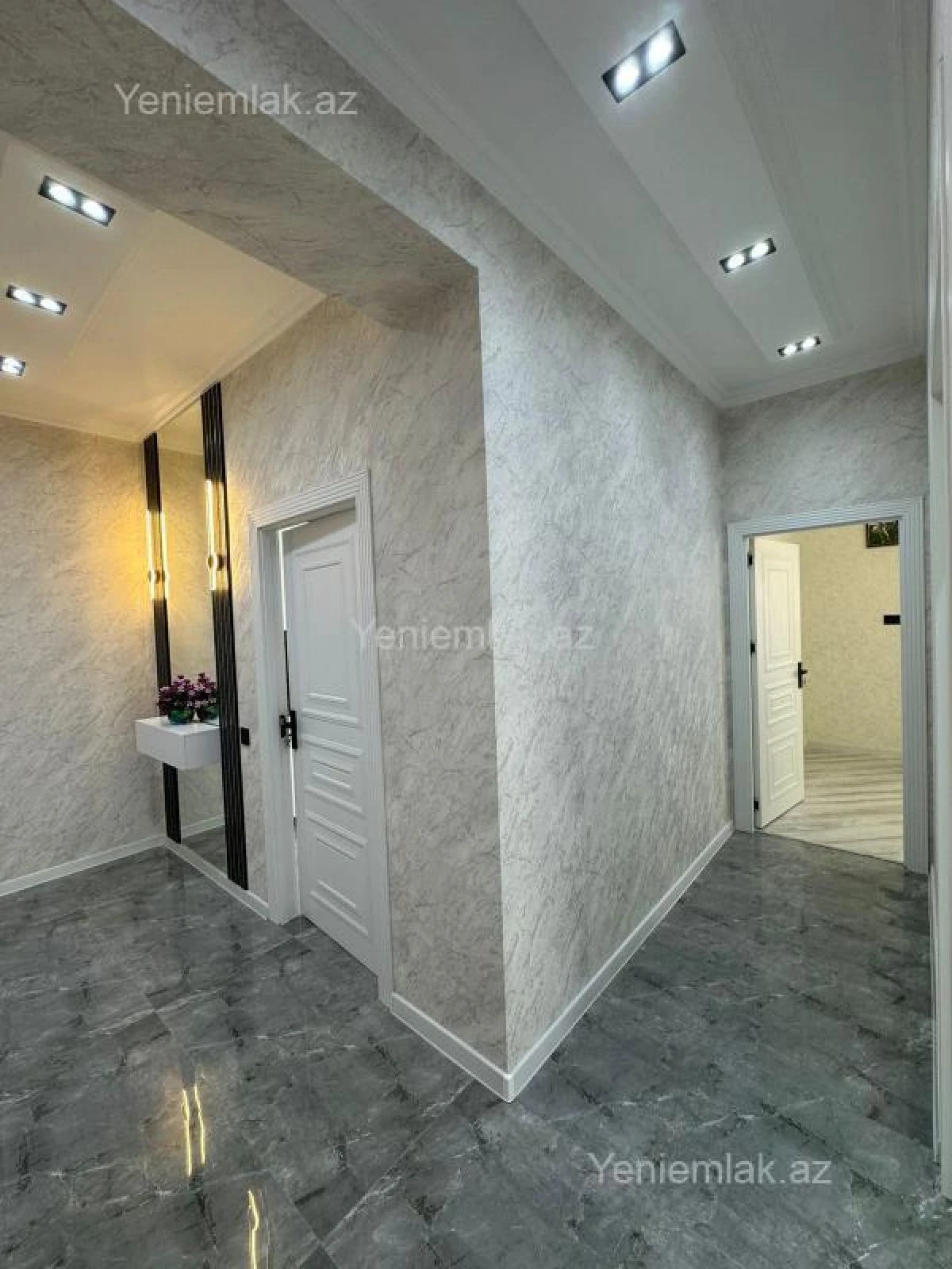 Satılır 3 otaqlı yeni tikili 85 m²