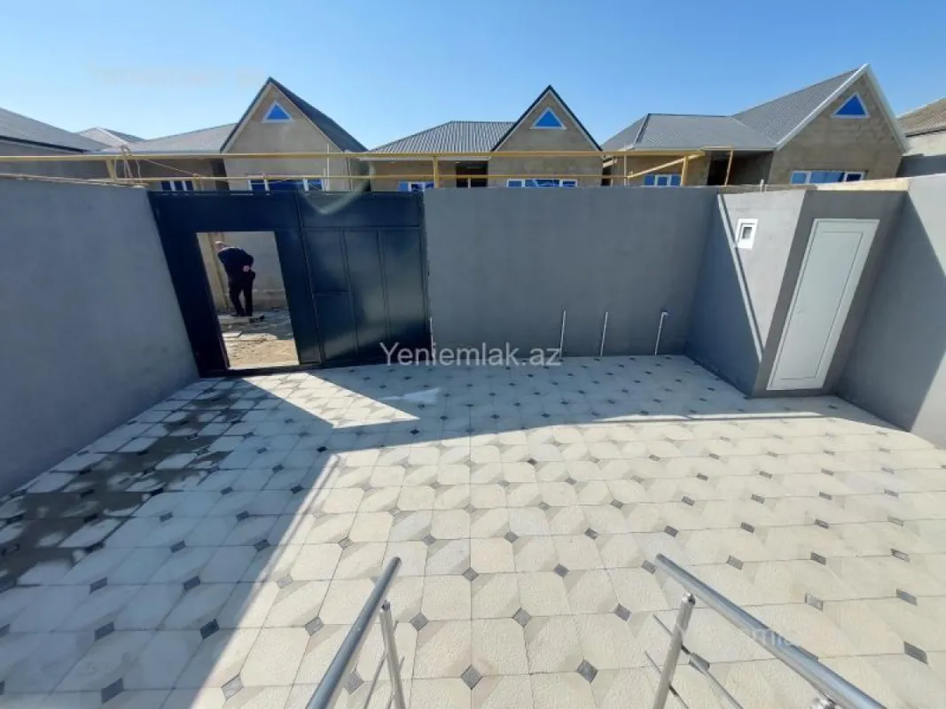 Satılır 3 otaqlı həyət evi 100 m²