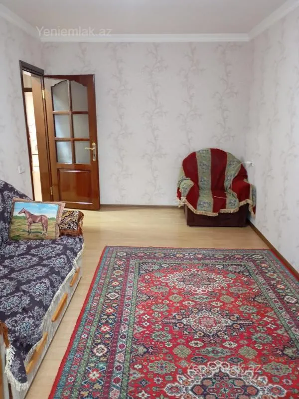 Satılır 3 otaqlı köhnə tikili 80 m²